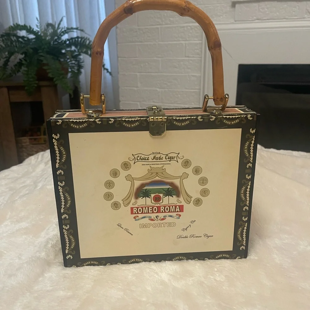 Romeo Roma Vintage Cigar Box Handbag in Cream & Black - Picture 1 of 9